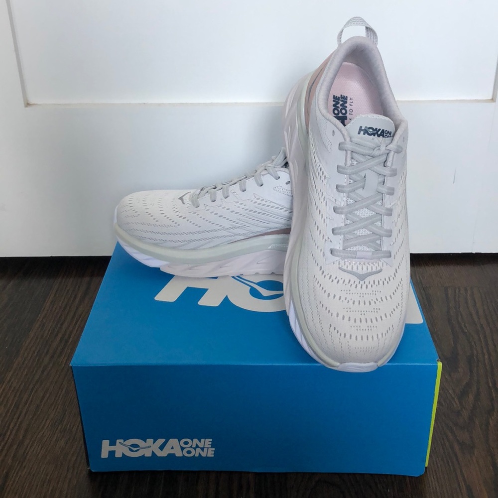Hoka One One Arahi 4 Running Sneakers